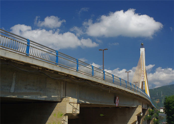 青海304不锈钢桥梁护栏：安全、耐用与美观的完美结合